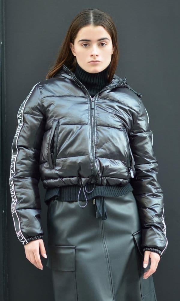 Clothing KENDAL AND KYLIE SHORT LOGO BOMBER PUFFER