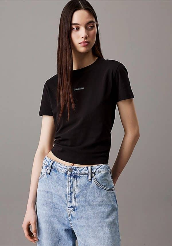 New Collection CALVIN KLEIN JEANS SLIM CROPPED BADGE T-SHIRT