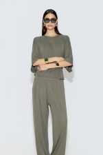 Clothes AVANT GARDE CHIC AND COMFORTABLE TOP THAT COMBINES STYLE AND EASE.