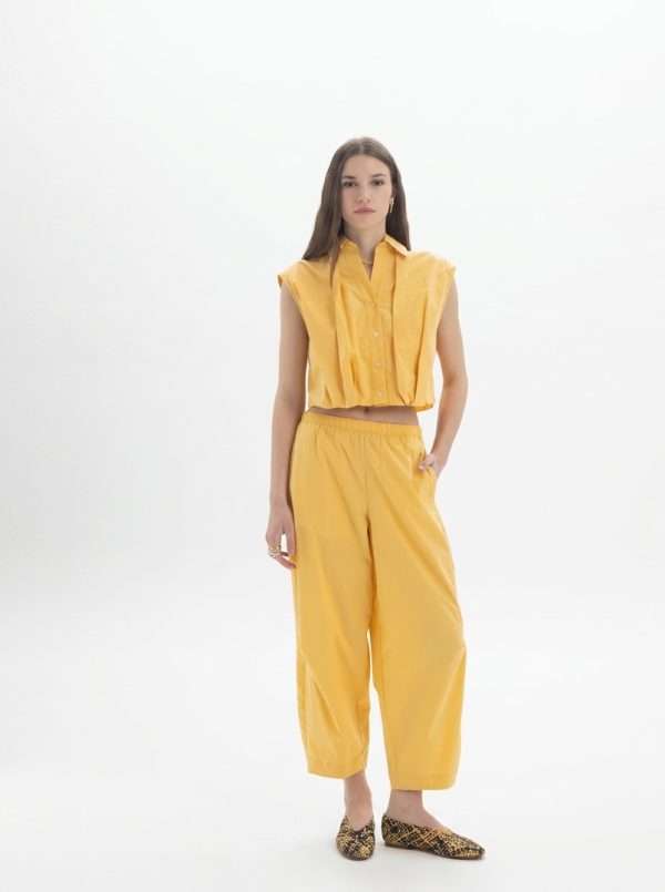 New Collection BLACK & BLACK CROPPED SLEVELESS SHIRT & WAIST PANTS