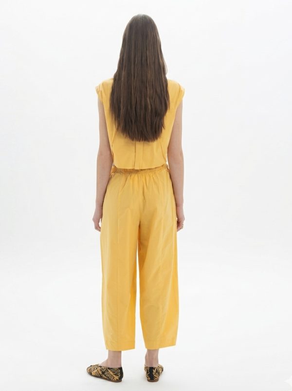 New Collection BLACK & BLACK CROPPED SLEVELESS SHIRT & WAIST PANTS