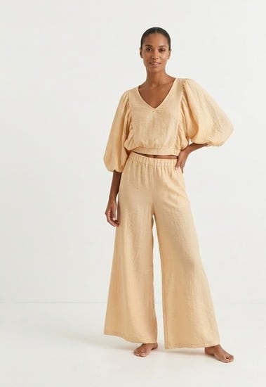 New Collection C.MANOLO  BEIGE LINEN TWO-PIECE SET