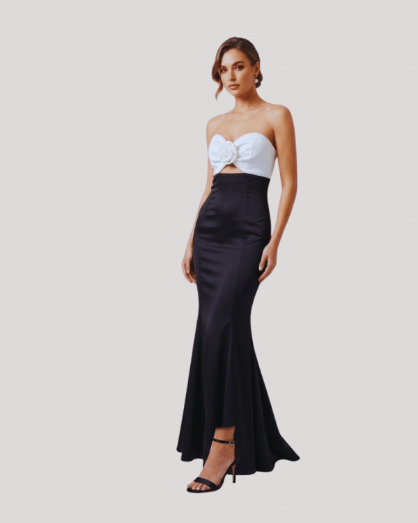 New Collection BE YOU ELEGANT BLACK & WHITE ROSE MAXI DRESS